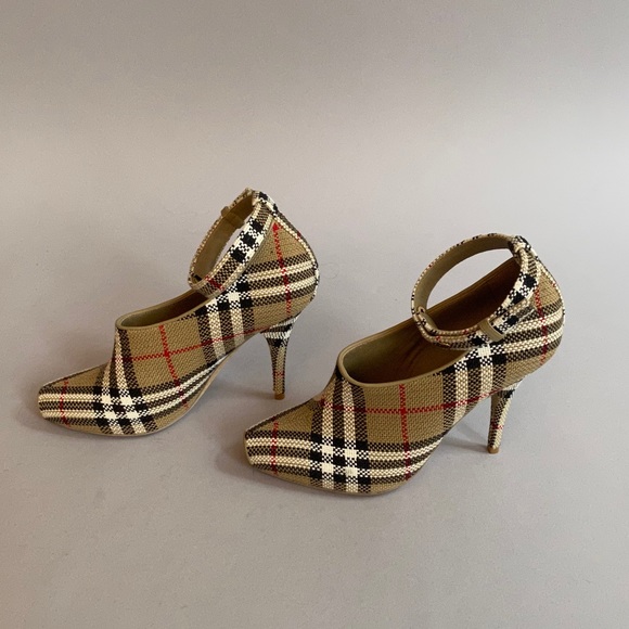 Burberry Check Heels - Picture 6 of 9